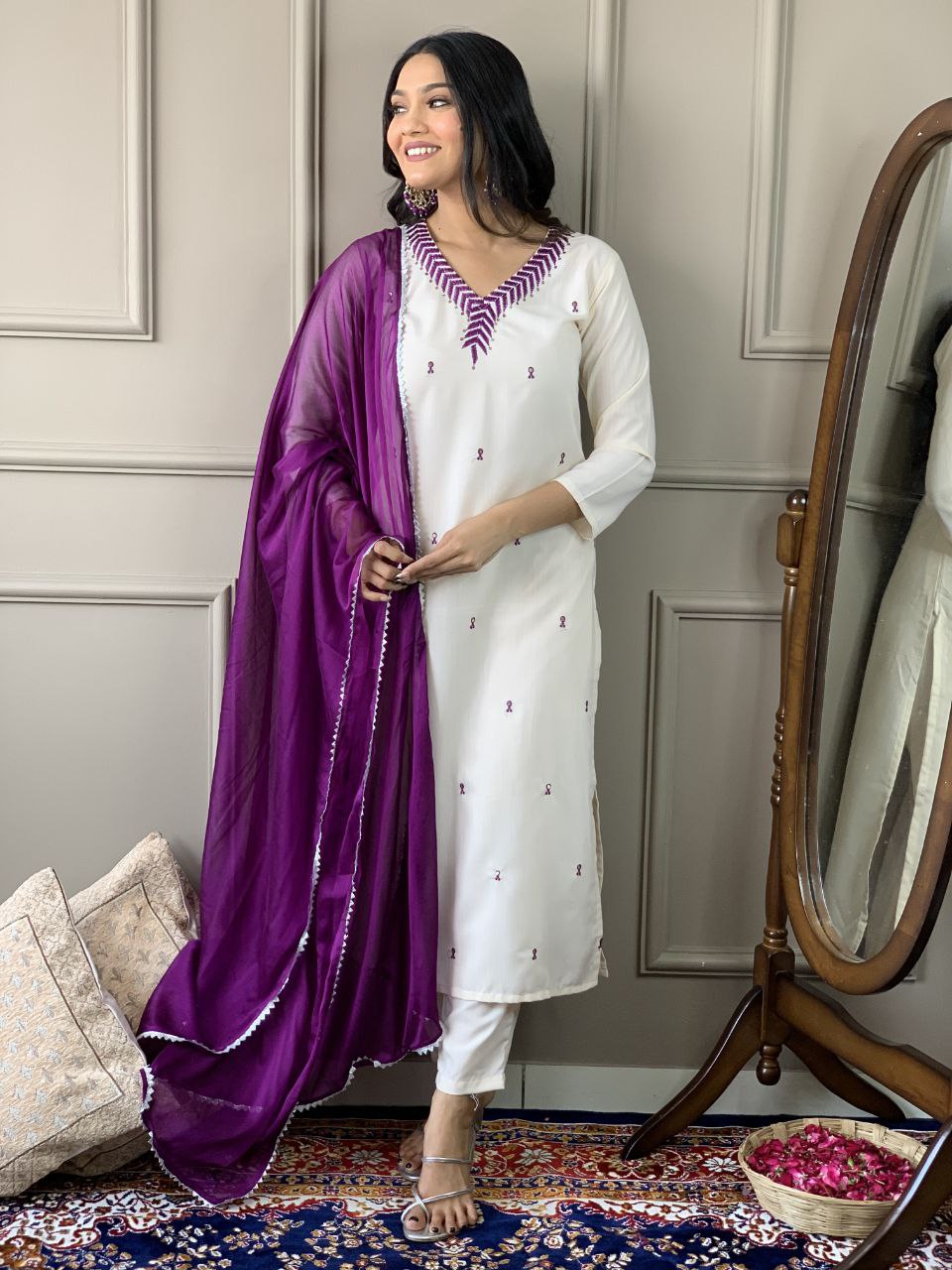 Classy Look and Beautiful Design Kurta Set