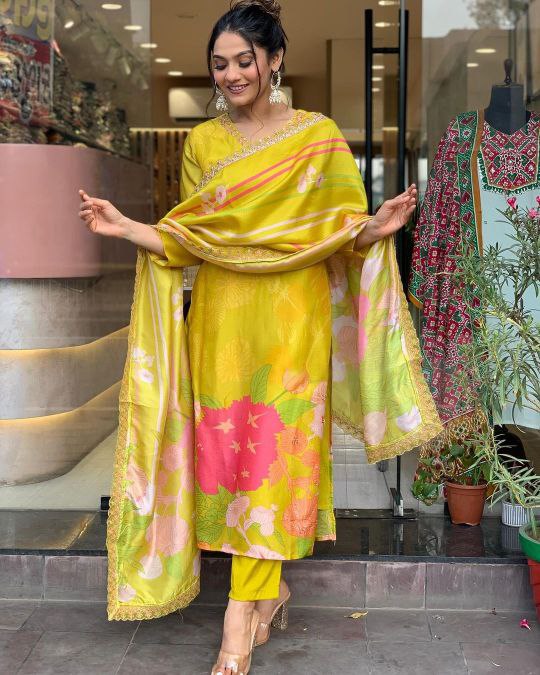 Yellow Floral Beautiful Design Kurta Set