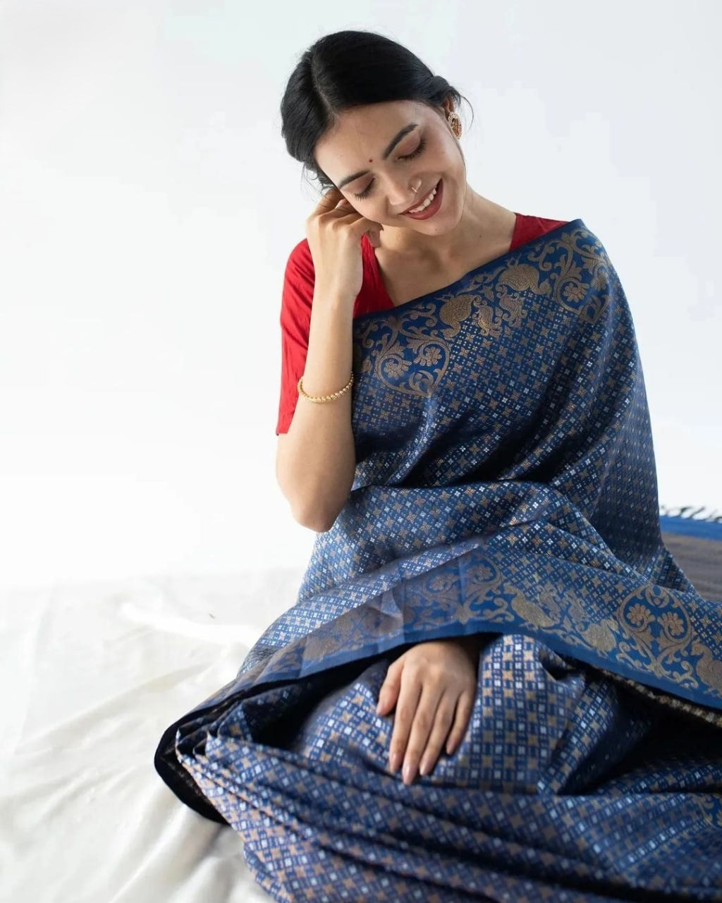 Perfect Grey Banarasi Soft Silk Saree