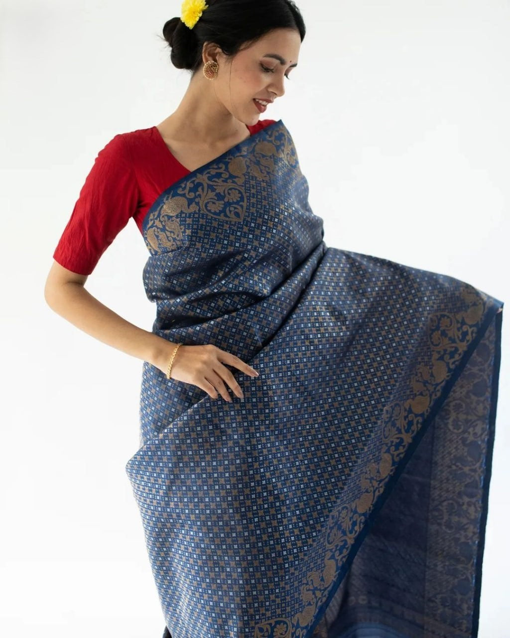 Perfect Grey Banarasi Soft Silk Saree